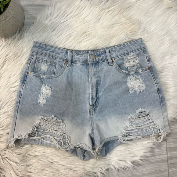 Cali 1850 Light Wash Distressed Shorts - Picture 2 of 9